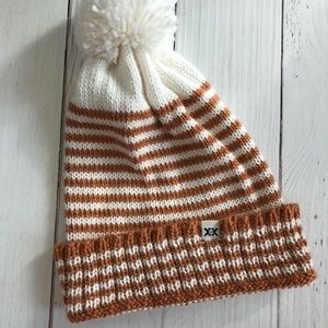 NWOT KK INTL POM POM BEANIE